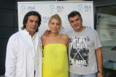 Η ΑΜΕΛΙΑ ΑΝΑΣΤΑΣΑΚΗ & Ο ΚΩΣΤΑΣ ΑΠΟΣΤΟΛΑΚΗΣ ΕΓΙΝΑΝ ΓΟΝΕΙΣ!